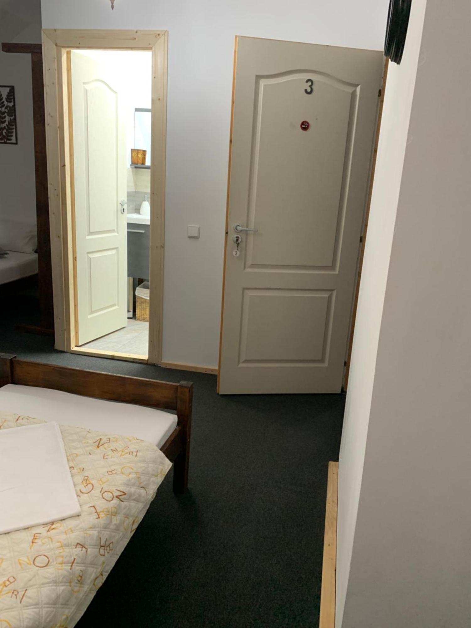 Casa Trandafirilor Hotel Tulcea Eksteriør billede